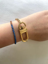 Load image into Gallery viewer, Gold Clasp Bracelet
